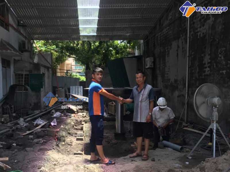 Lắp đặt cầu nâng 1 trụ rửa xe Shark chữ I cho Chú Cường ở Hạ Long