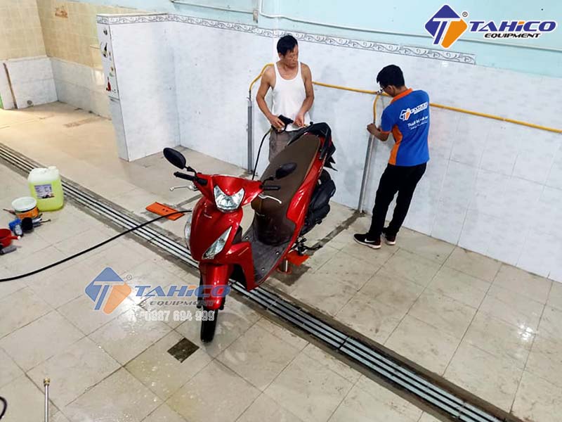 [HƯỚNG DẪN] Cách Sử Dụng Ben Nâng Rửa Xe Máy An Toàn