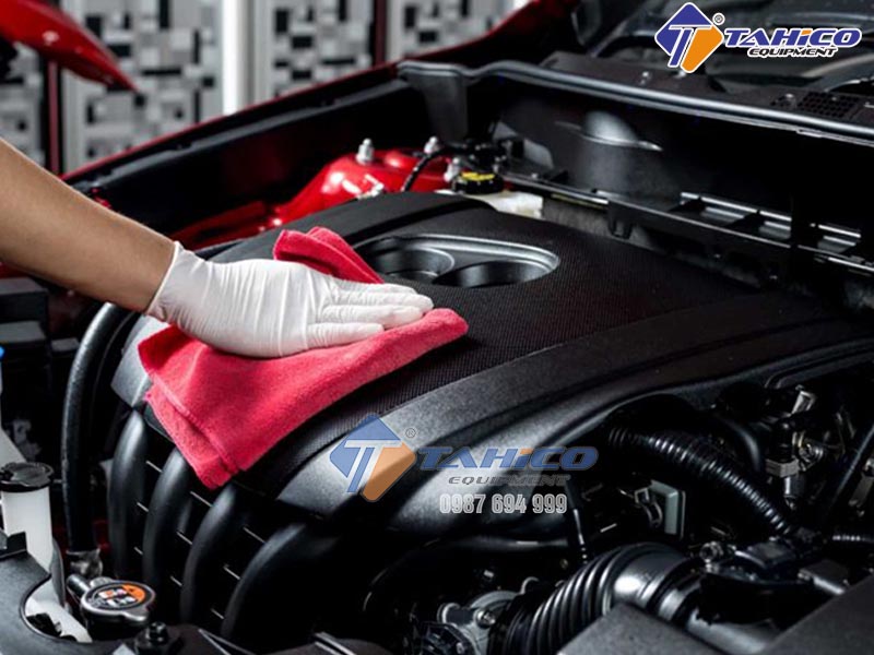 Bao lâu thì nên vệ sinh khoang máy ô tô 1 lần? Xem ngay