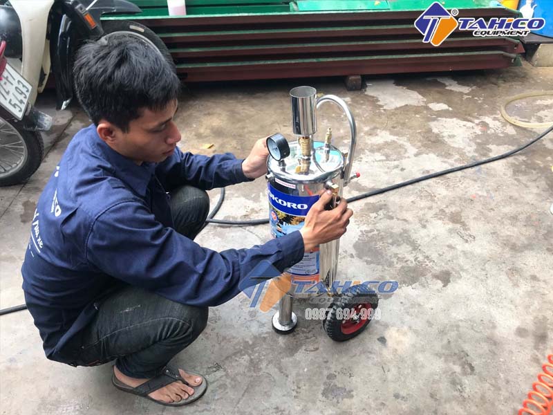 Cách chỉnh bình bọt tuyết đơn giản, dễ thực hiện