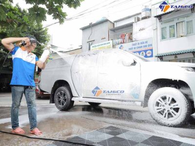 Cách rửa xe ô tô tại nhà chuyên nghiệp như rửa tiệm
