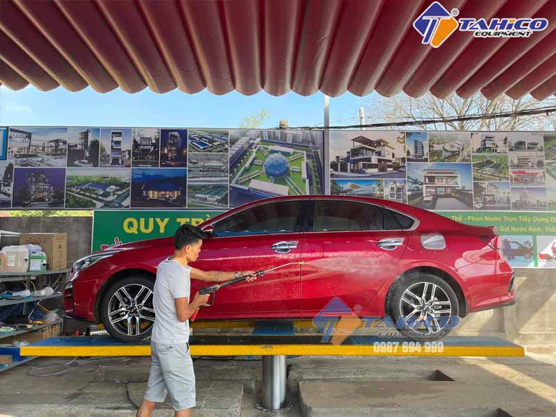 Cầu nâng 1 trụ rửa xe ô tô giá bao nhiêu? ( Báo giá mới nhất)