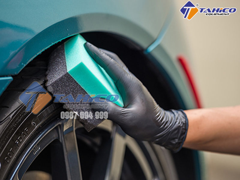 [Giải đáp] Có nên quét bóng lốp cho vỏ và lốp xe không?