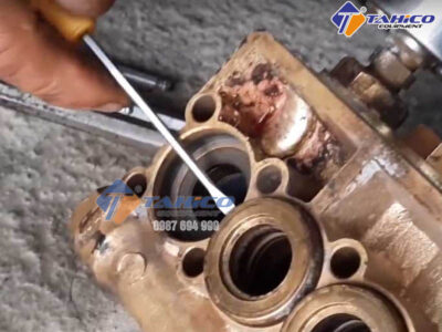 Khi nào cần thay phớt máy rửa xe ( Giải đáp từ chuyên gia)