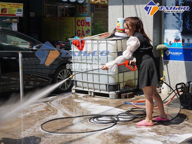 Máy rửa xe áp lực bao nhiêu thì rửa được không chạm? HỎI- ĐÁP