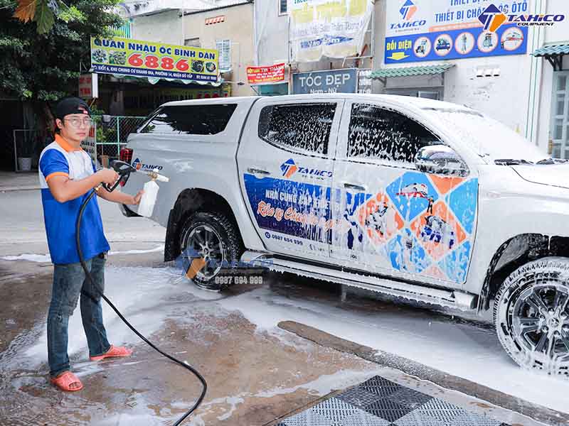 Máy rửa xe ô tô công nghệ cao – Xu hướng công nghiệp bây giờ