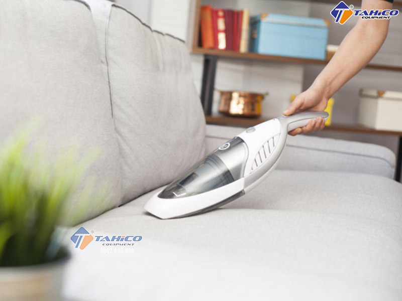 Nên sử dụng máy hút bụi dùng điện hay dùng pin sạc