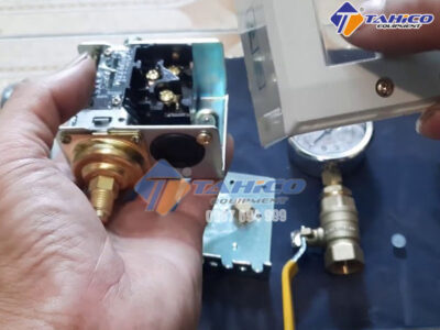 Tác dụng của rơ le tự ngắt ở máy rửa xe