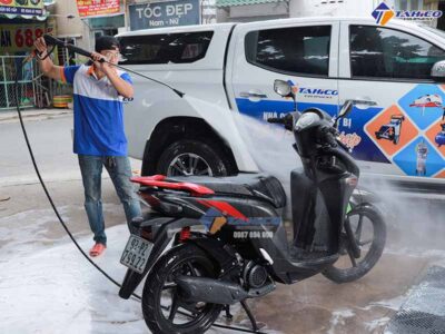 [Giải đáp] Dùng máy rửa xe nào để rửa không chạm