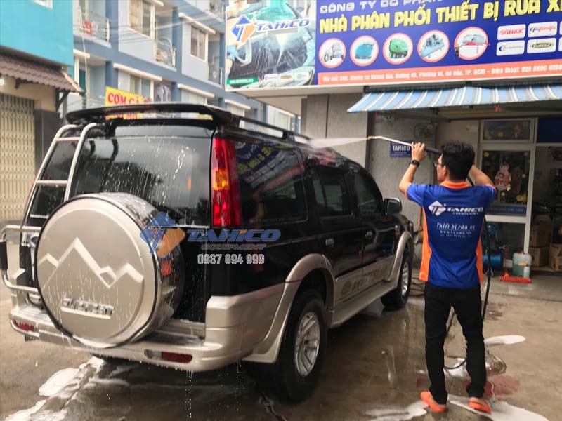 Làm sao để sử dụng máy rửa xe tiết kiệm nước?