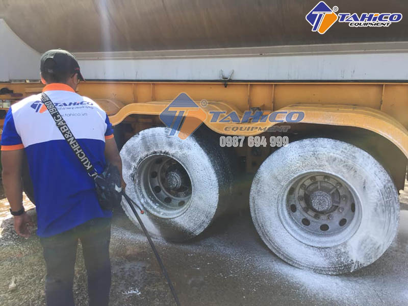 3 loại súng phun bọt tuyết rửa xe cầm tay HOT nhất