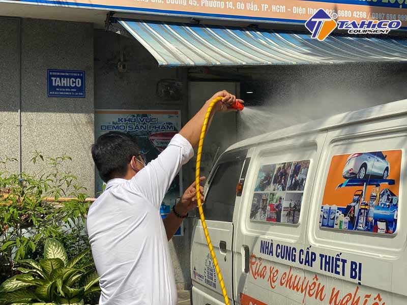 [Hướng dẫn] Cách sử dụng máy rửa xe dây đai an toàn