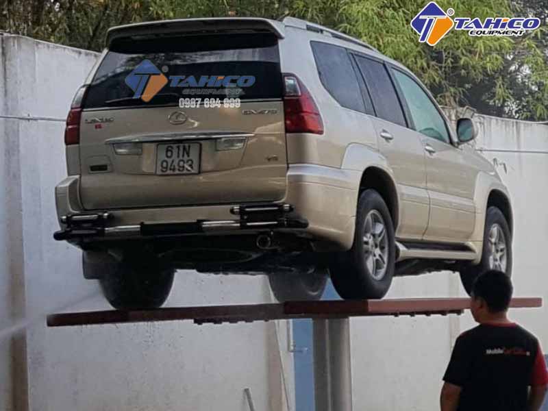 Bàn nâng cầu nâng 1 trụ bị võng – Cảnh bảo về cầu nâng giá rẻ