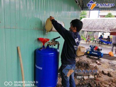 Có cần thay dầu thủy lực cho cầu nâng 1 trụ không?