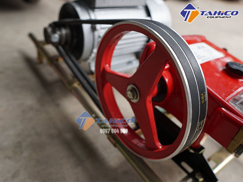 Đầu bơm rửa xe 1 HP “nhỏ” những “chất”