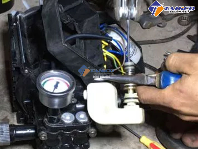 Lỗi máy rửa xe không tự ngắt – Hướng xử lý nhanh
