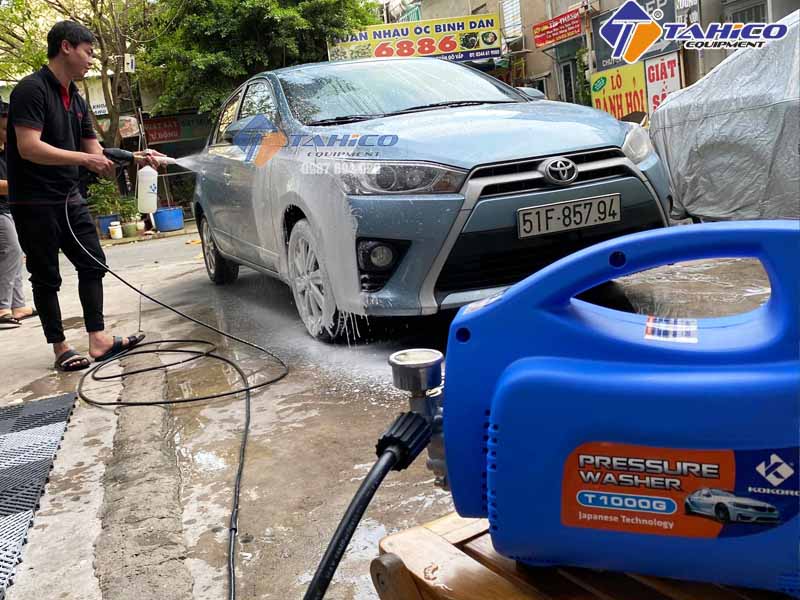 Máy rửa xe mini có kết hợp được với bình bọt tuyết không?