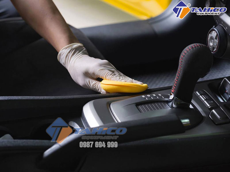 Giá vệ sinh nội thất ô tô ( Cập nhật MỚI NHẤT)
