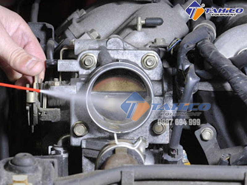Dung dịch vệ sinh chế hòa khí ô tô – bình xăng con chất lượng