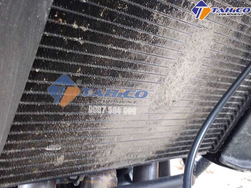 Cách làm sạch két nước với dung dịch vệ sinh két nước ô tô