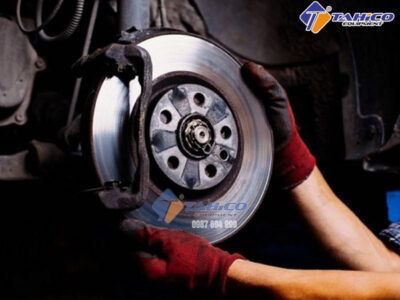 Cách vệ sinh cùm phanh ô tô – 5 bước đúng kĩ thuật