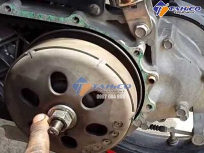 Cách vệ sinh nồi xe tay ga – Hướng dẫn chuẩn kĩ thuật