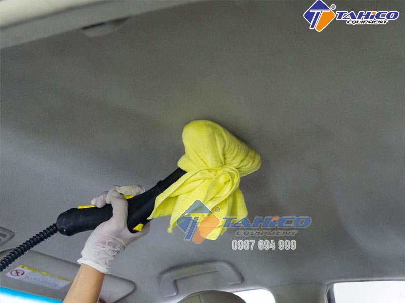 Kỹ thuật vệ sinh trần nỉ xe ô tô cực kỳ sạch sẽ