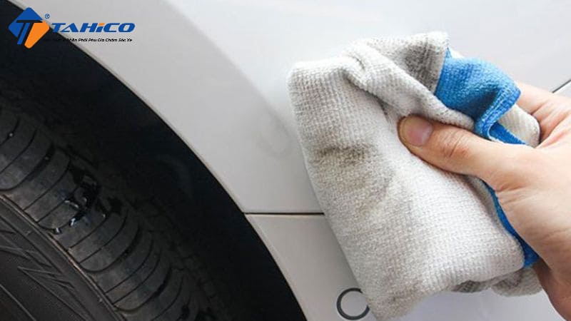 Cách Tẩy Nhựa Đường Dính Trên Xe | Hiệu Quả 100%