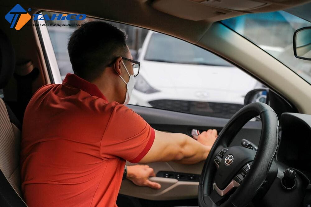 Cách Mở Cửa Xe Ô Tô | Từ Phía Bên Trong Và Bên Ngoài