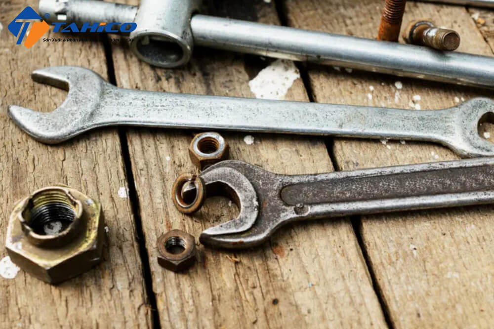 Cách tháo ốc bị rỉ sét dễ dàng, nhanh chóng hiệu quả cao