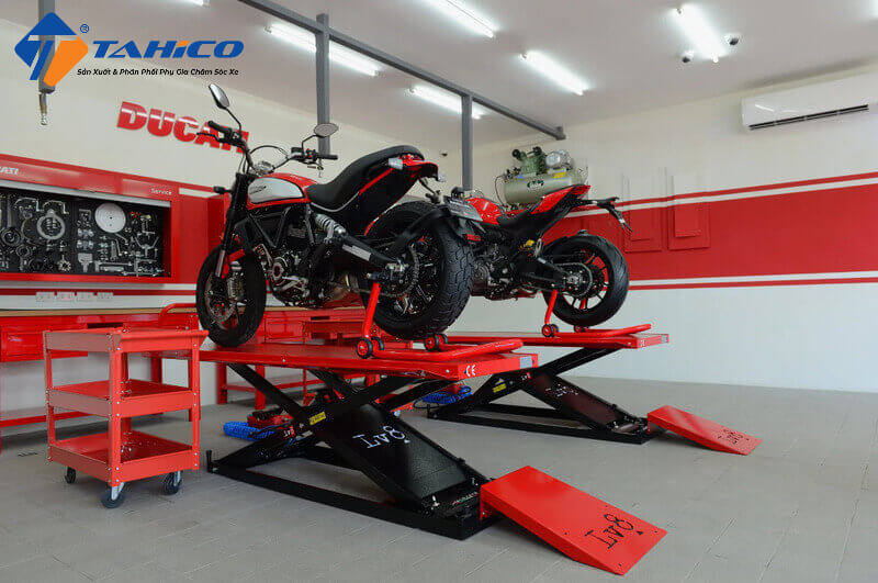 Nhược điểm bàn nâng xe máy tự chế cần biết
