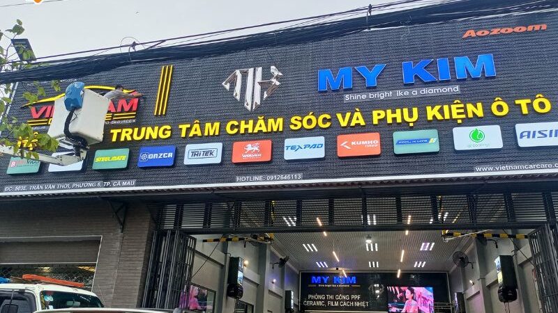 4 biển hiệu trung tâm rửa xe chuyên nghiệp cần có