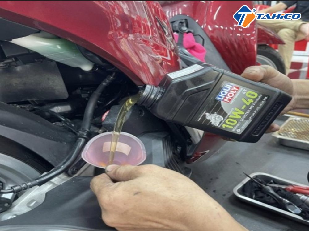 Nhớt xe máy 4T 10W40 Scooter MB Formula Liqui Moly