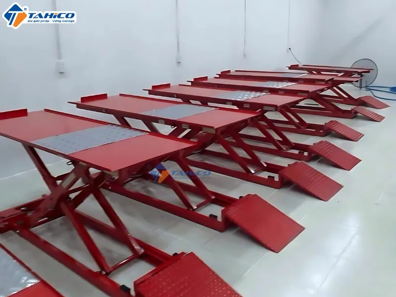 Bàn nâng xe máy Lộc Phát BNXMLP đặt nổi hoặc âm nền