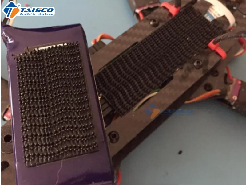 Băng keo 3M Dual Lock SJ3551CF khóa kép siêu bám dính