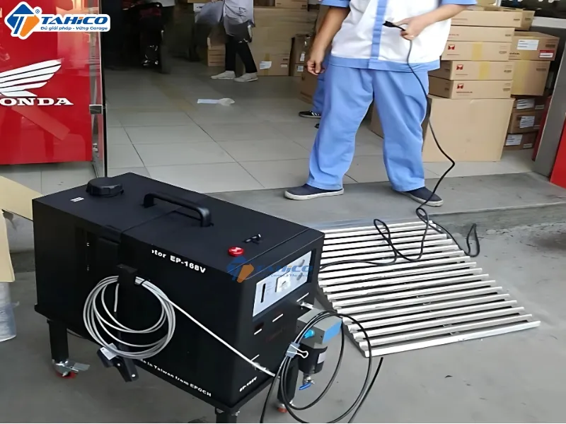 Máy làm sạch buồng đốt xe máy EPOCH EP-168V 0.8 kg/cm²