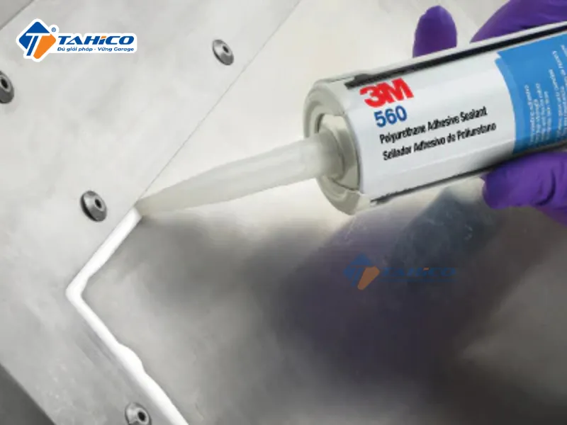 Keo trám trét khe hở, tạo sùng cửa 3M Polyurethane Adhesive Sealant 560 400ml