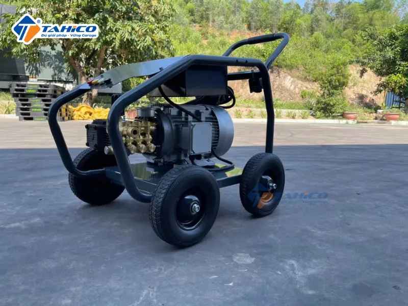 Máy rửa xe cao áp Lutian Shark-S26G 5.5kw 280V