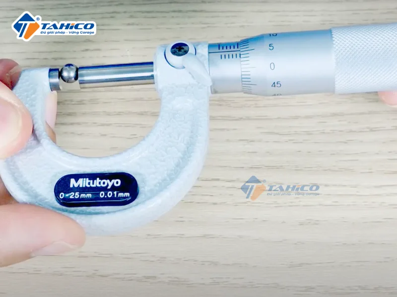Hình ảnh sản phẩm Thước panme đo ngoài cơ khí Mitutoyo 103-137 - 0~25/0.01mm