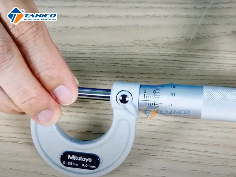 Hình ảnh sản phẩm Thước panme đo ngoài cơ khí Mitutoyo 103-137 - 0~25/0.01mm