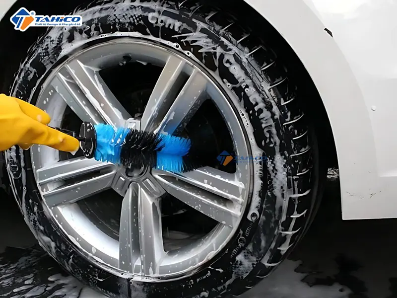 Vệ sinh vỏ và lazang Tonyin Eco Express Cleaner 4L