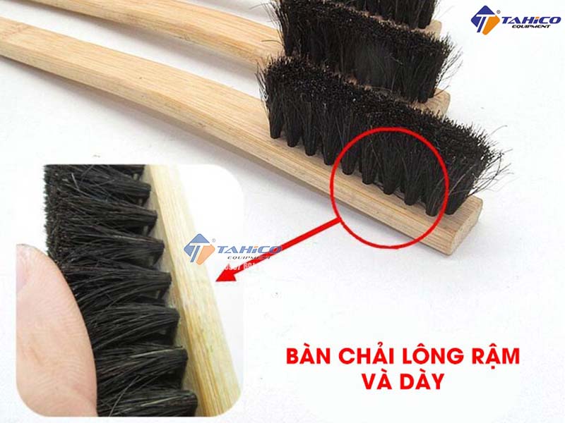 ban-chai-luon-ve-sinh-noi-ngoai-that-o-to-5