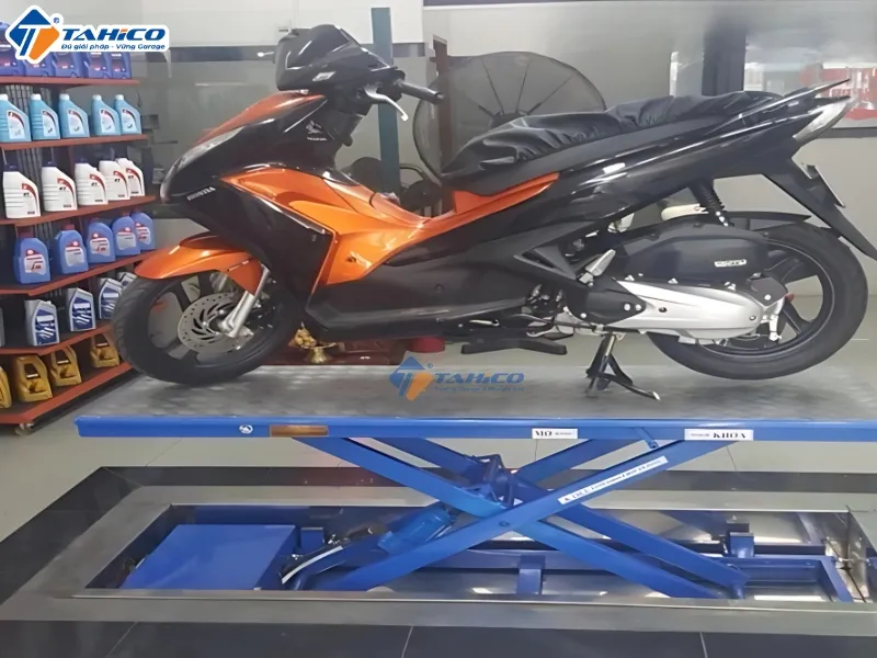 Bàn nâng xe máy điện âm nền tiêu chuẩn Head Honda BNAH 300kg