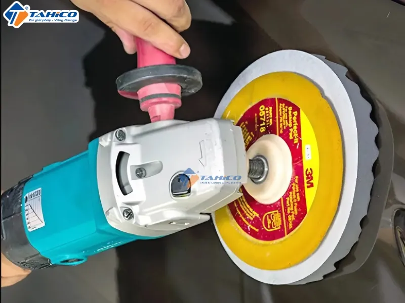 Bánh xốp đánh bóng 3M Finesse-It Hook-It Foam Polishing Pad 5-1/4, 8 inches