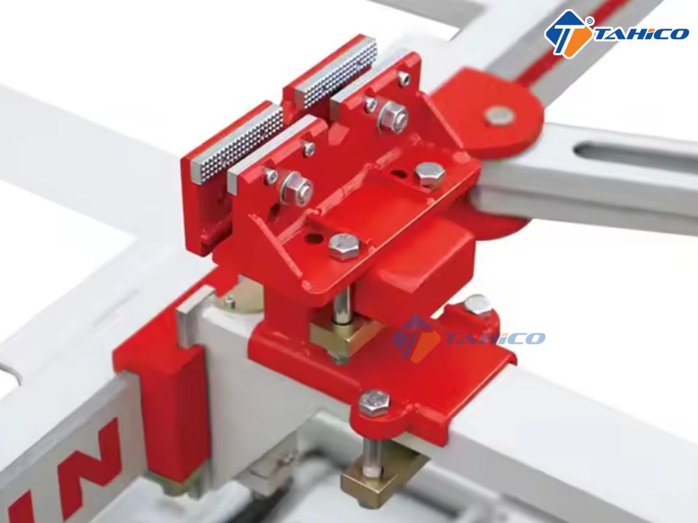 Bệ khung kéo nắn xe tai nạn lắp nổi Uniliner UL-300