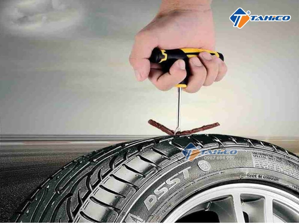 Bộ dùi rút vá lốp khẩn cấp Quik Fix Tire Repair Kit