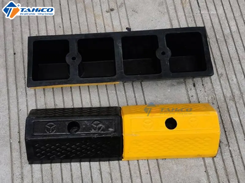 Cao su chặn bánh xe tầng hầm 50cm