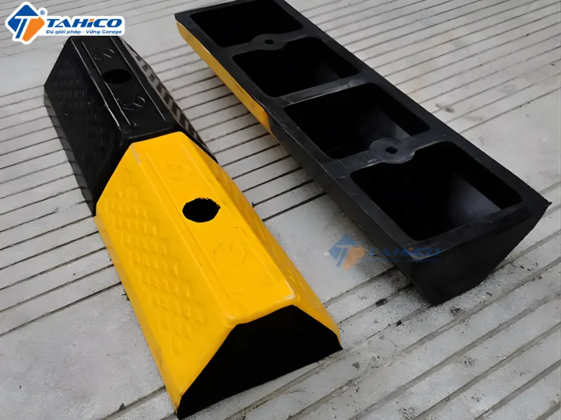 Cao su chặn bánh xe tầng hầm 50cm