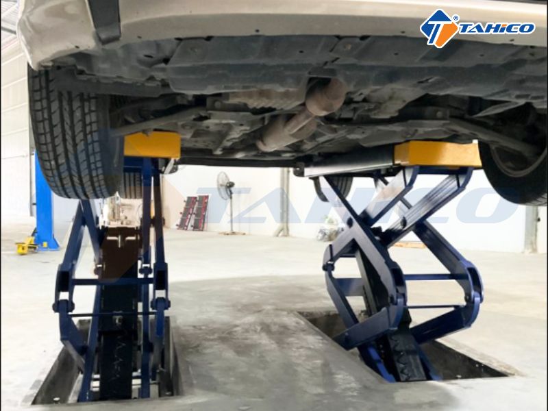Cầu nâng được thiết kế âm nền giúp tiết kiệm diện tích