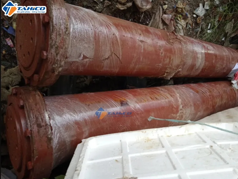 Cầu nâng 1 trụ rửa xe âm nền cánh bướm thanh lý